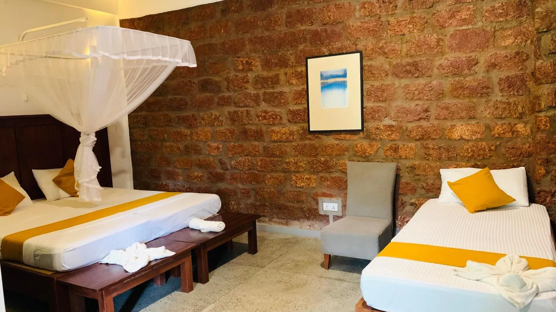 Airport Heritage Kaduwela Hotel